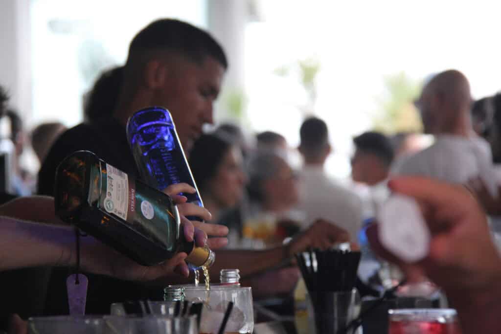 Servicio en copas irrompibles